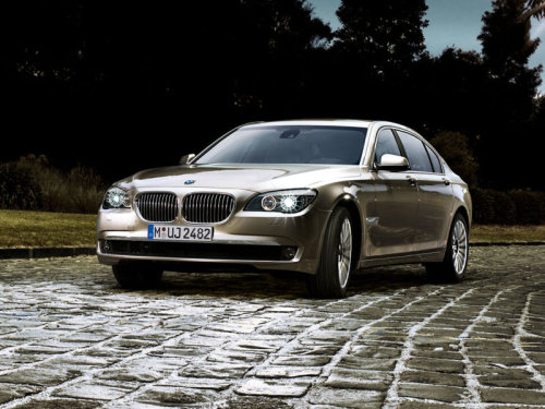 bmw_7series_sedan_02.jpg