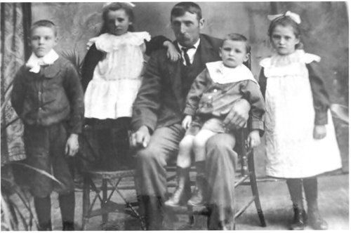 charles_leech_with_first_family.jpg
