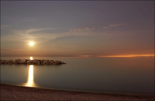 beaches_long_exposure_full_moon_reflected.jpg