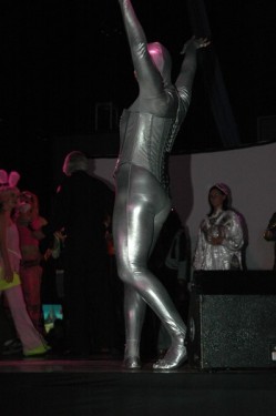 space_fashion_show_007.jpg