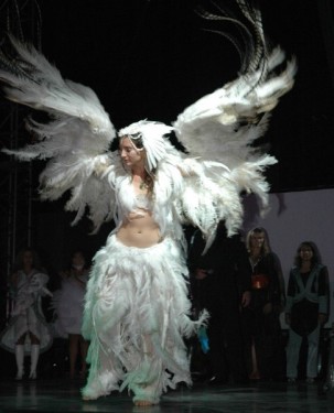 space_fashion_show_011.jpg